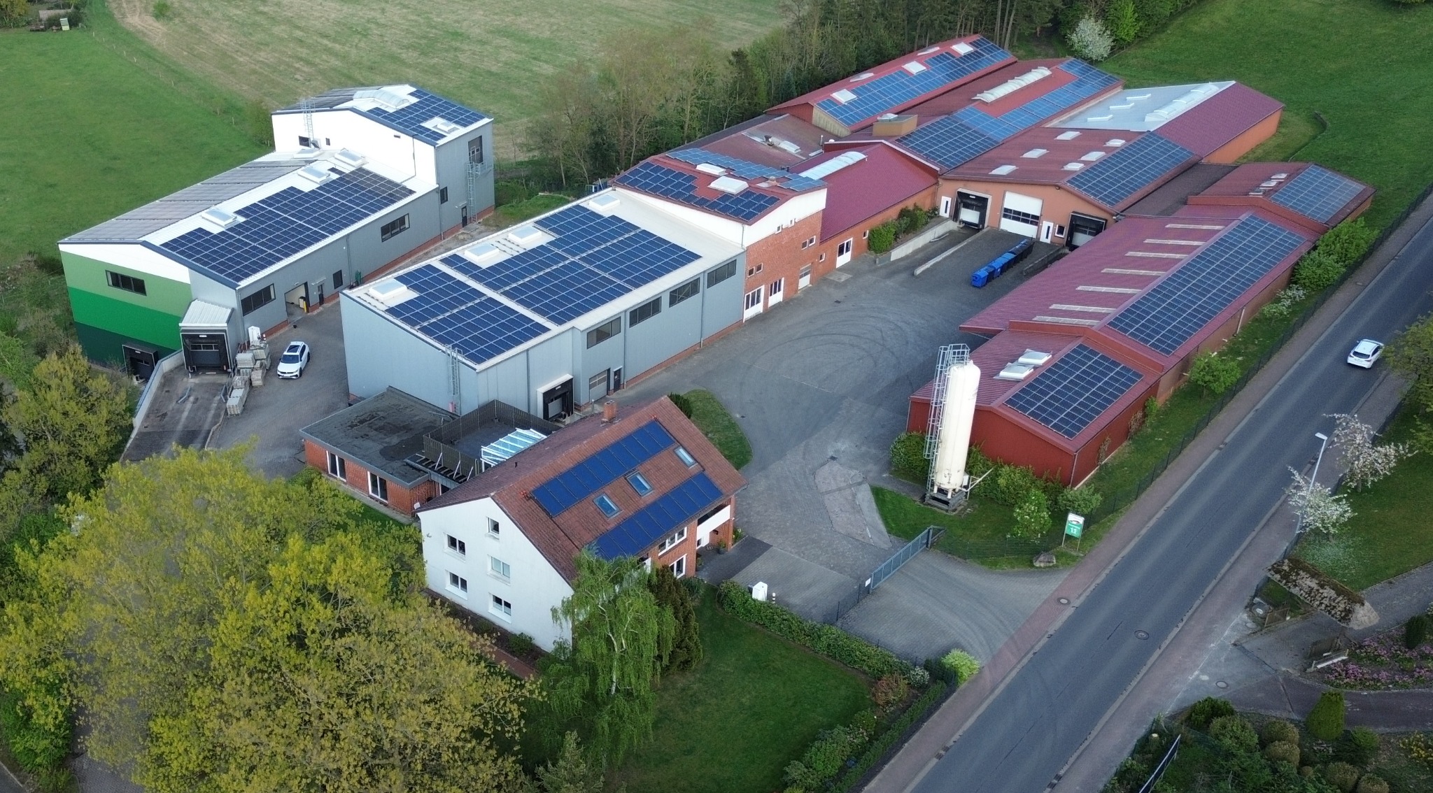 Luftaufnahme des Firmengeländes der Uwe Wehrenberg GmbH